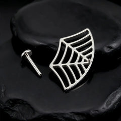 Widow – labret en titane ASTM F136 – collection Black Halo – Lucifer Ink Studio
